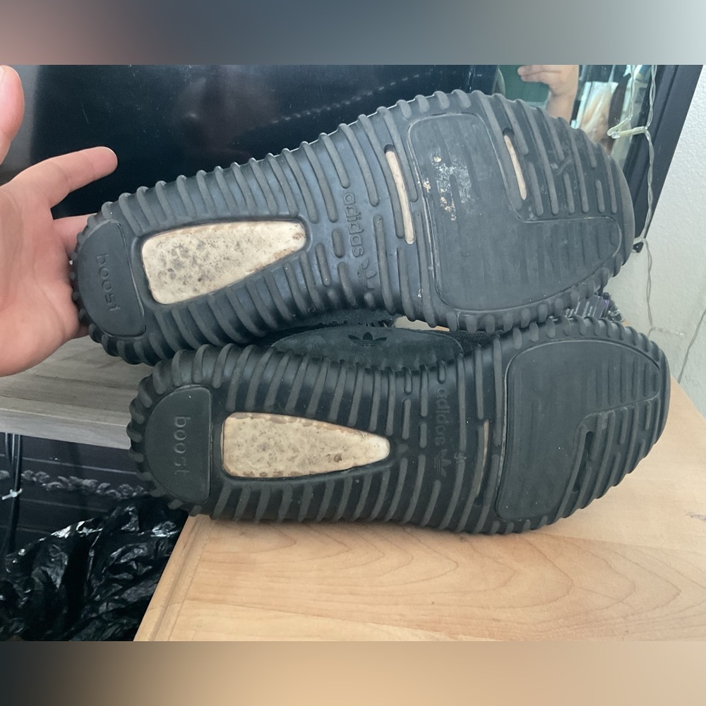 Adidas Yeezy Boost 350s - Picture 8 of 9
